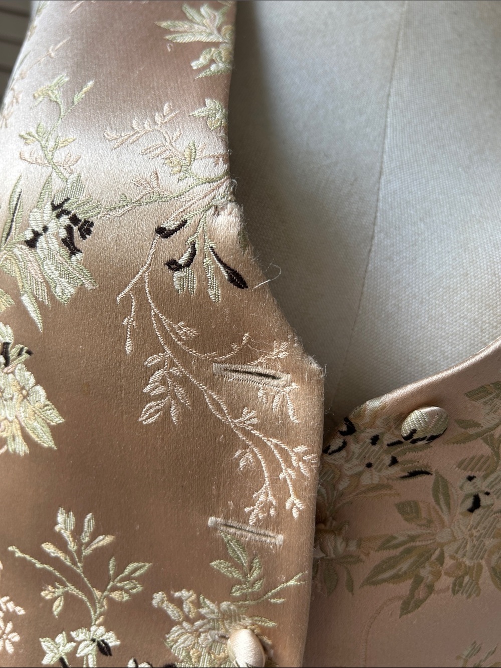 VTG silk Emanuel Embroidered Floral Vest in Blush mandarin asian style brocade - Picture 8 of 14